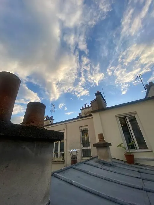 Loft Sous Les Toits En Plein Coeur De Montmartre! Apartment Paris 0*,  France